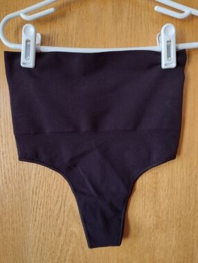 SKIMS Core Control Thong Size L/XL